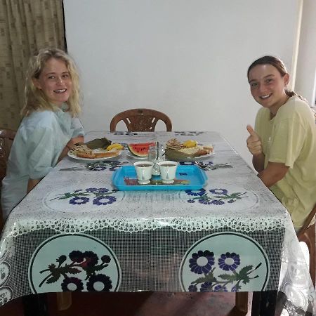Colonial Surfing Villa Hostel & Home Stay Мидигама Ийст Екстериор снимка