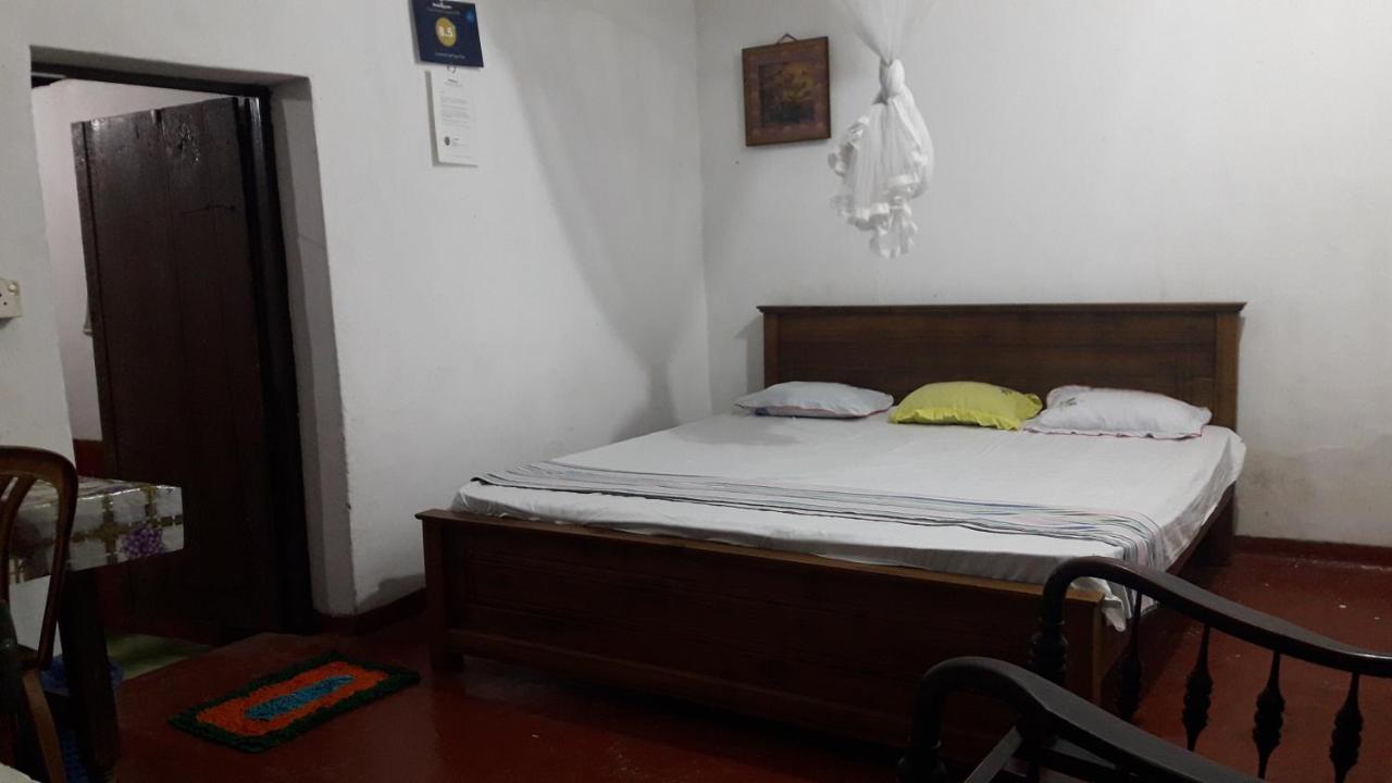 Colonial Surfing Villa Hostel & Home Stay Мидигама Ийст Екстериор снимка