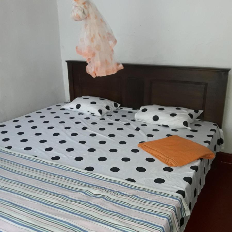 Colonial Surfing Villa Hostel & Home Stay Мидигама Ийст Стая снимка