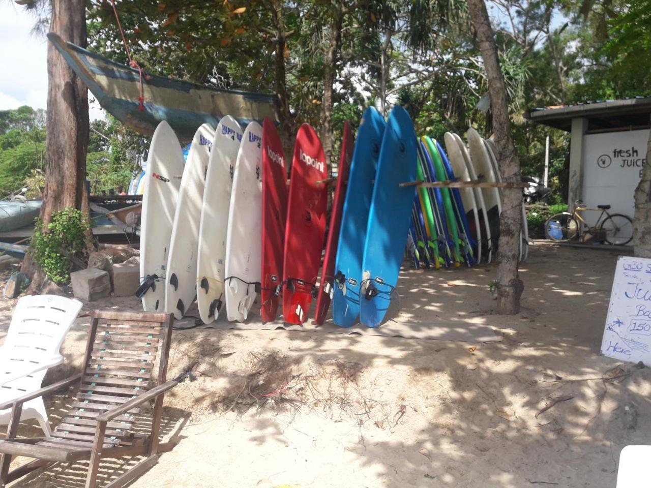 Colonial Surfing Villa Hostel & Home Stay Мидигама Ийст Екстериор снимка